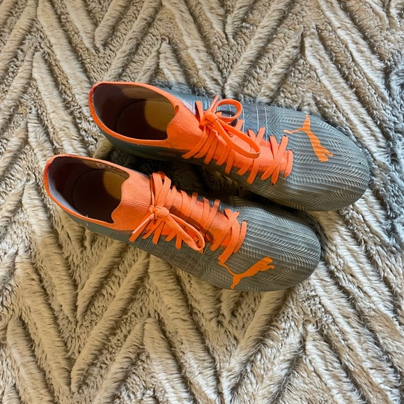 Men’s PUMA soccer cleats - Picture 4 of 4